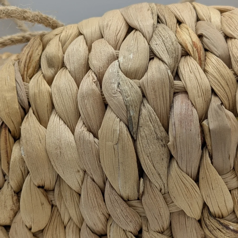 Hanging Tan White Hanging Sloth Basket